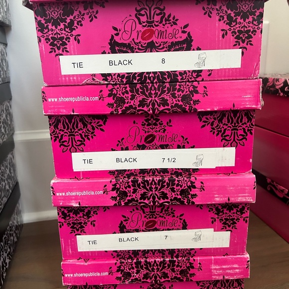 BNIB- Shoe Republic LA- Black Heels- Style Tie- Multiple Sizes - Picture 5 of 5